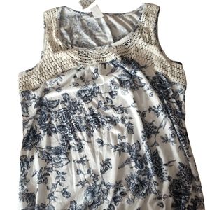 Preseption Concept Blue/White XL Top With Crochet Top Front